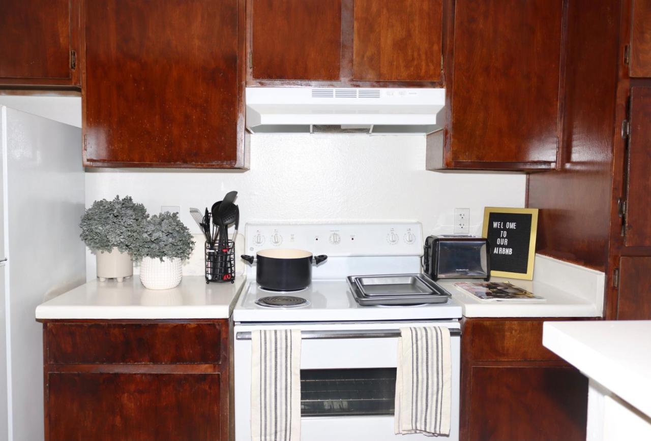 Chic Boho Cottage -Self Check In, Fully Furnished, & Free Parking Houston Kültér fotó